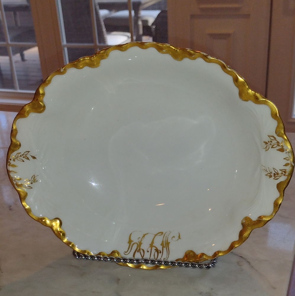 The Blenheim by HUTSCHENREUTHER, Racine Bavaria Largest Oval Serving Bowl